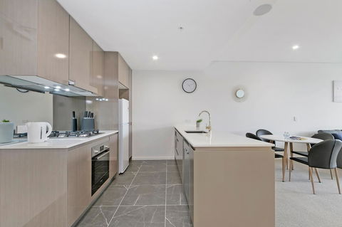Stylish And Neat Two Bed Apartment In Wentworth Point - Perths Hotel 5
