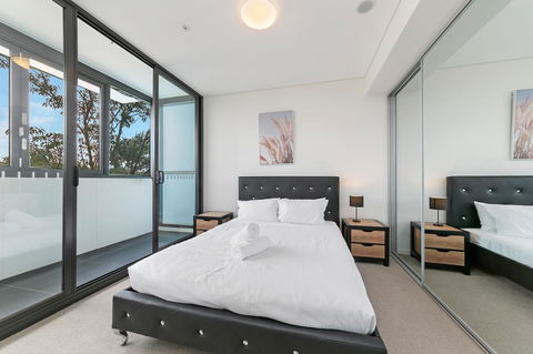 Stylish And Neat Two Bed Apartment In Wentworth Point - Perths Hotel 7