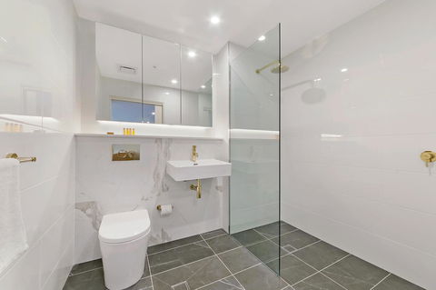 Stylish And Neat Two Bed Apartment In Wentworth Point - Perths Hotel 9