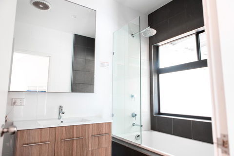 Wake Up! Byron Bay - Perths Hotel 8