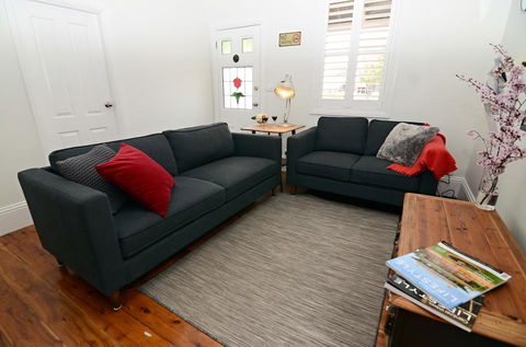 Thelma's Temora - Perths Hotel 6