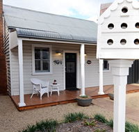 Thelma's Temora - Perths Hotel