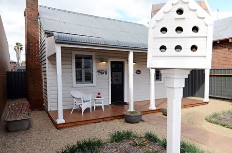 Thelma's Temora - Perths Hotel 0
