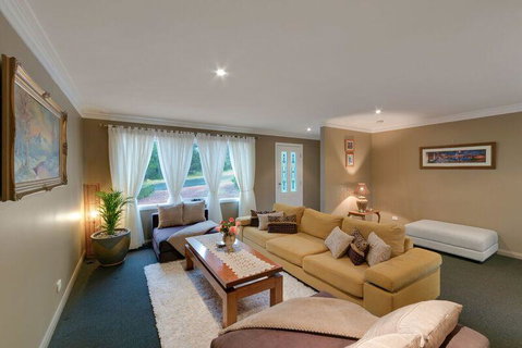 Mountainside B & B - Perths Hotel 3
