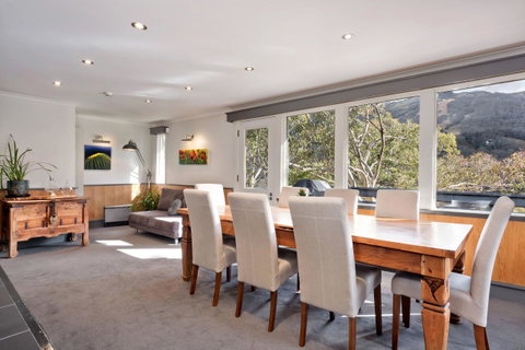 Pure Chalet Thredbo - Perths Hotel 18