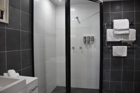 Pure Chalet Thredbo - Perths Hotel 4