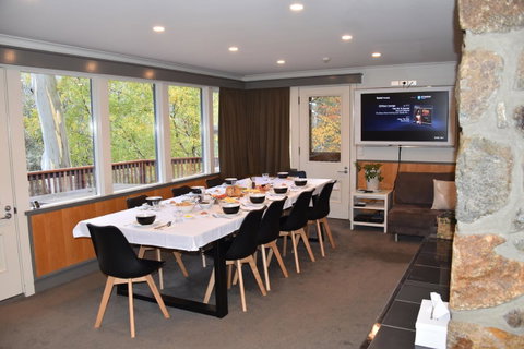 Pure Chalet Thredbo - Perths Hotel 3