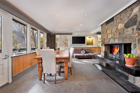 Pure Chalet Thredbo - Perths Hotel 14