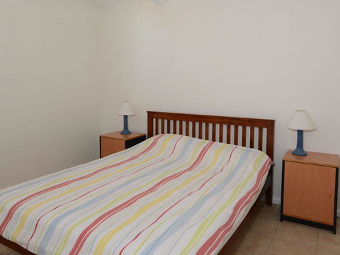 2 Cliff Road - Perths Hotel 6