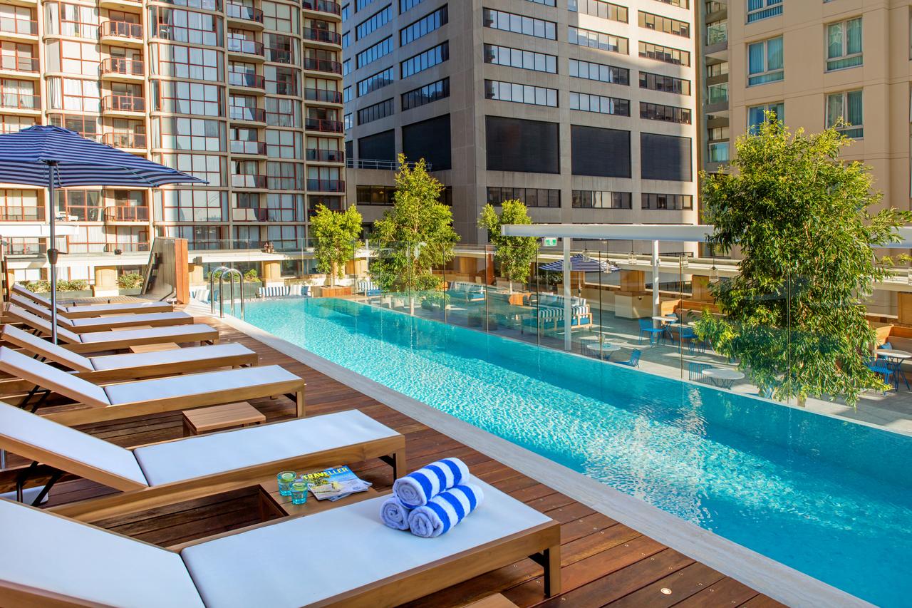 Sydney South ACT Perths Hotel