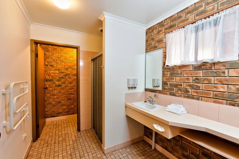 Hume Country Motor Inn - Perths Hotel 35