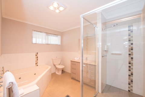 Hume Country Motor Inn - Perths Hotel 29