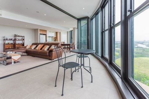 180Â° Water View Three Bedroom (wooden Furniture) - Perths Hotel 7