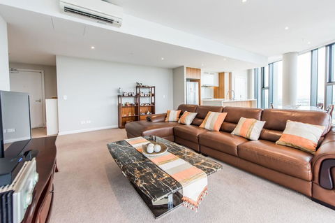 180Â° Water View Three Bedroom (wooden Furniture) - Perths Hotel 15
