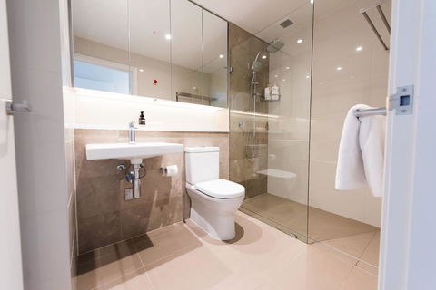 180Â° Water View Three Bedroom (wooden Furniture) - Perths Hotel 27