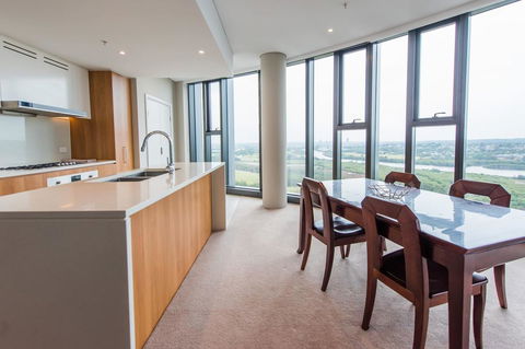 180Â° Water View Three Bedroom (wooden Furniture) - Perths Hotel 10