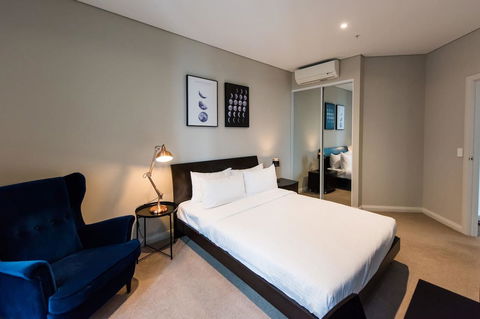 180Â° Water View Three Bedroom (wooden Furniture) - Perths Hotel 8