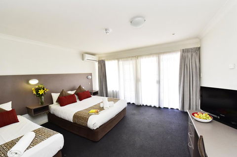 Diplomat Hotel Alice Springs - Perths Hotel 11