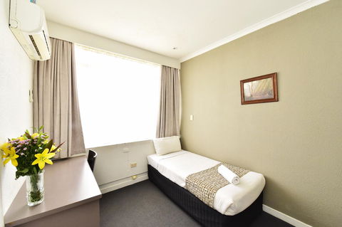 Diplomat Hotel Alice Springs - Perths Hotel 7