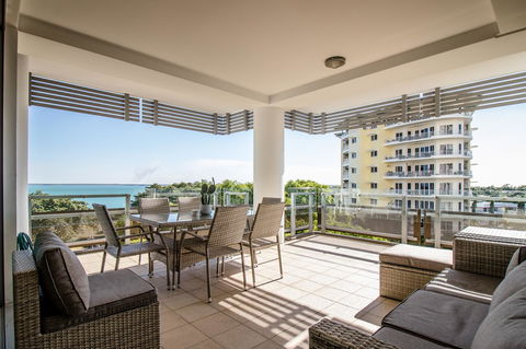 ZEN BY THE WATER - Esplanade Darwin Retreat - Perths Hotel 3