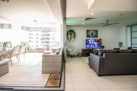 ZEN BY THE WATER - Esplanade Darwin Retreat - Perths Hotel 40