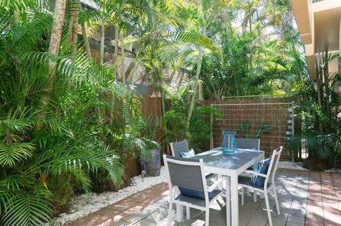 CitySide Apartment - 2 Bedroom With Private Courtyard - Perths Hotel 13