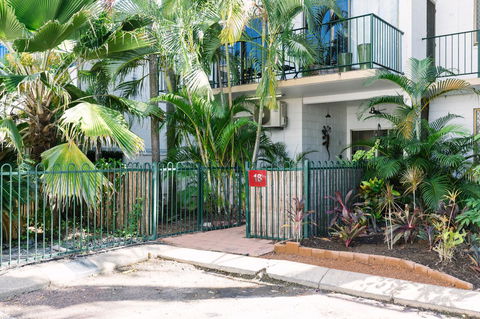 CitySide Apartment - 2 Bedroom With Private Courtyard - Perths Hotel 6