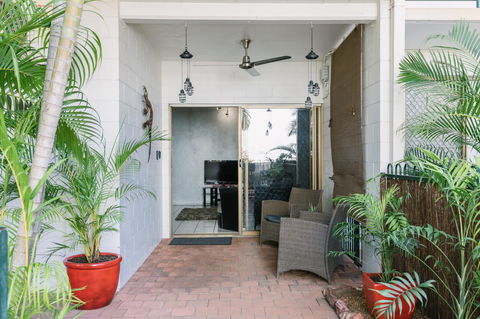 CitySide Apartment - 2 Bedroom With Private Courtyard - Perths Hotel 7