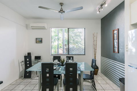 CitySide Apartment - 2 Bedroom With Private Courtyard - Perths Hotel 9