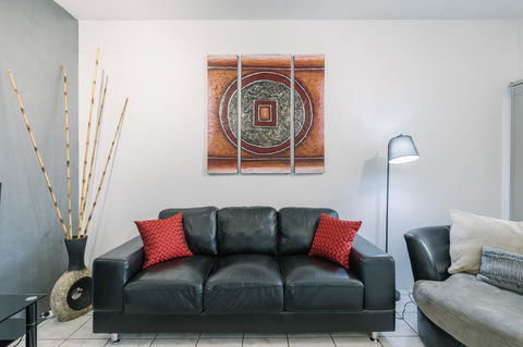 CitySide Apartment - 2 Bedroom With Private Courtyard - Perths Hotel 4