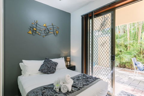 CitySide Apartment - 2 Bedroom With Private Courtyard - Perths Hotel 14