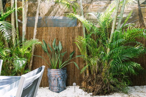 CitySide Apartment - 2 Bedroom With Private Courtyard - Perths Hotel 11