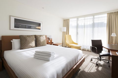 Novotel Canberra - Perths Hotel 15
