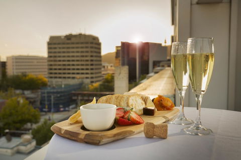 Novotel Canberra - Perths Hotel 38