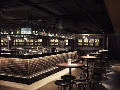 QT Canberra - Perths Hotel 14