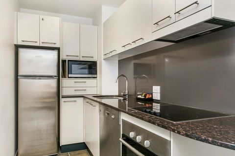 Lennox Holiday Apartments - Perths Hotel 36
