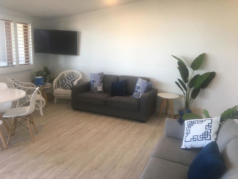 Lennox Holiday Apartments - Perths Hotel 24