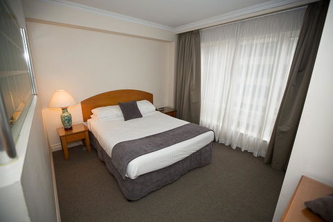 Bond 512 - Perths Hotel 0