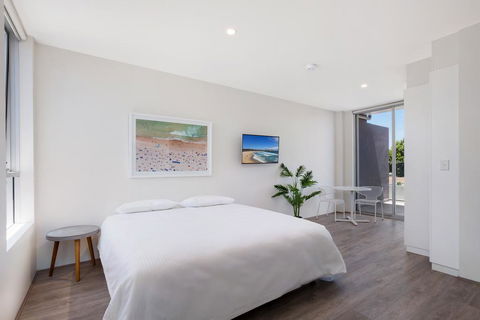 Bondi Beach Studio Penthouse Suite + Balcony - Perths Hotel 0