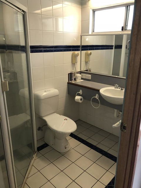 Bororen Hotel Motel - Perths Hotel 3