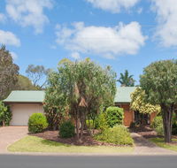 Bottlebrush - Perths Hotel