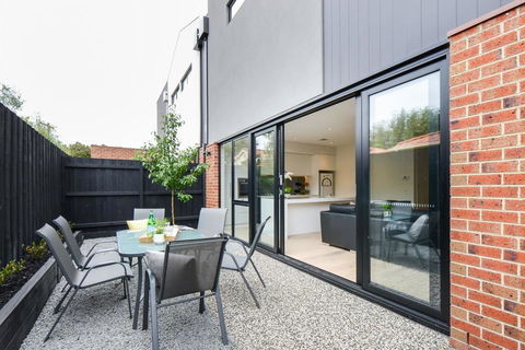 Boutique Stays-Murrumbeena Place 1 - Perths Hotel 3