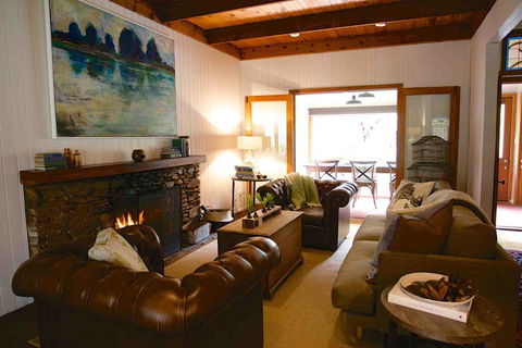 Braeside Mount Macedon Country Retreat Bed And Breakfast - Perths Hotel 1
