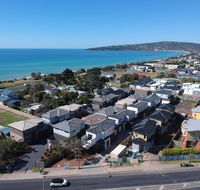 Brand new Peninsula Escape 100m to water - Perths Hotel