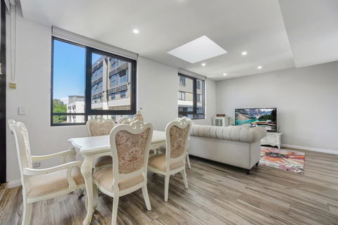 Brand New, Prestige Apartment Living In Sydney - Perths Hotel 0