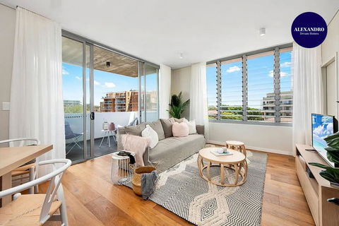 BRAND NEW- Premium Bondi Beach Escape - Perths Hotel 2