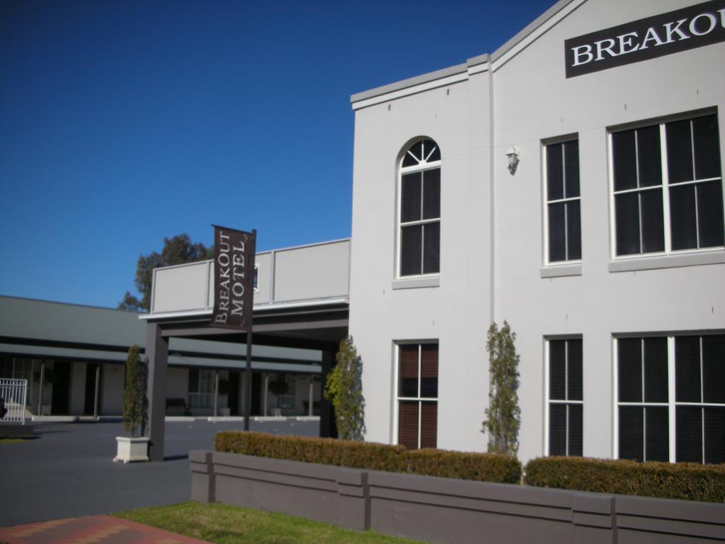 Cowra NSW Perths Hotel