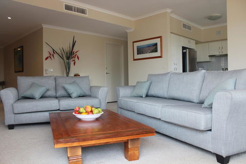 Breakwater 102 - Shoal Bay - Perths Hotel 1