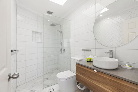 Breathtaking Views Of Sunshine Beach - Unit 7/21 Park Crescent - Perths Hotel 3