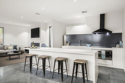 Bridgewater Luxury Family Retreat, Close To The Beach - Perths Hotel 3